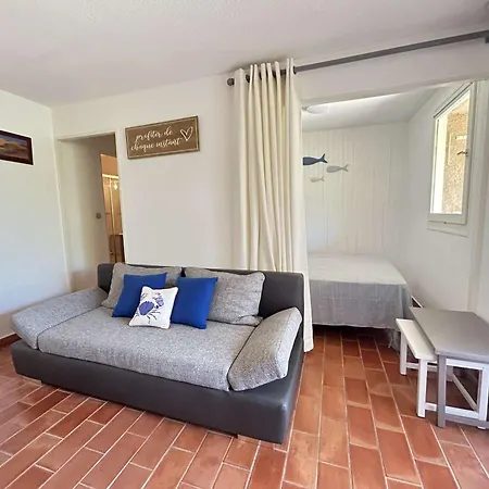 Maxime : 2 Pieces Avec Terrasse A 200m De La - Fr-1-226-563 Apartman
