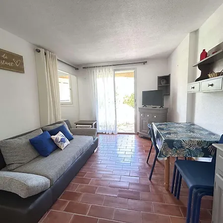 Maxime : 2 Pieces Avec Terrasse A 200m De La - Fr-1-226-563 סן-מקסים