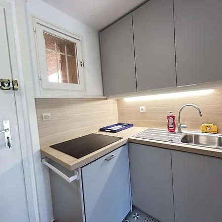 Maxime : 2 Pieces Avec Terrasse A 200m De La - Fr-1-226-563 סן-מקסים